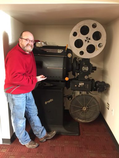 Projector-WEB-385x513-3723655614.jpg